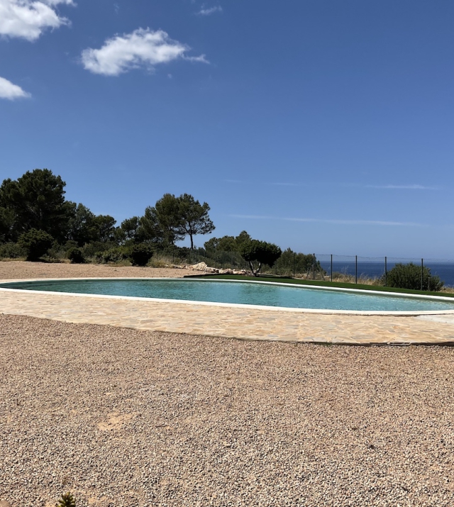 Resa estates huis huren for rent Cala Tarida Pool.jpg